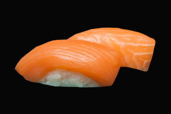 Нігірі з лососем